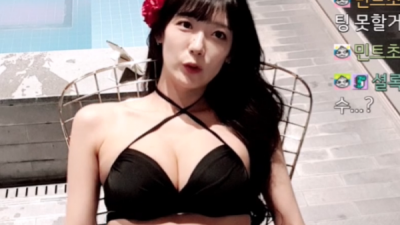 점점 이뻐지는 모찌의 비키니 방송