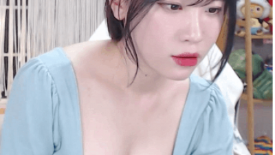 탱글한 볼륨 가진 청순한 여캠