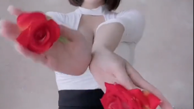 지수로 변신한 겨우디의 꽃 리액션