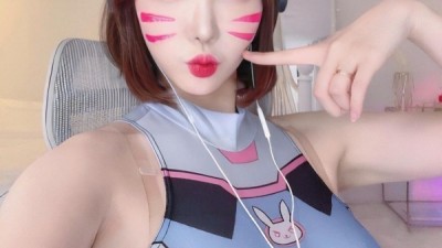 남자들의 워너비 몸매를 가진 겨우디