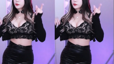 섹시하게 입고 기녕일 방송하는 여캠