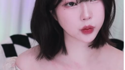 귀여웠던 여캠의 메이크업으로 변신한 모습