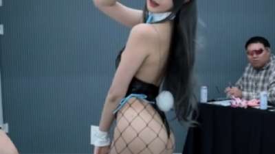 자세까지 야릇한 그물 스타킹의 바니걸