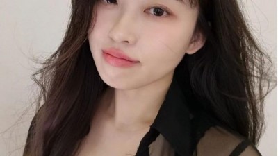 어마한 사이즈로 의상까지 지리는 섹시함을 보여주는 소람이