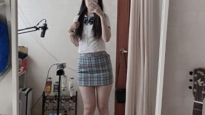 베이비 페이스에 몸매는 글래머러스한 나리니