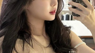 혼자 미모 몸매 완벽하게 다가진 셀카 처자