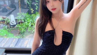 매력적인 몸매를 가진 여캠의 보정없는 셀카