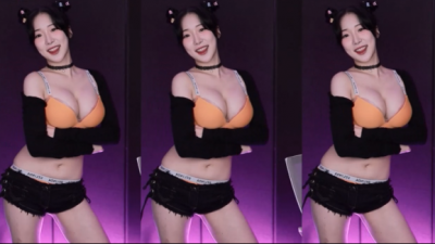 은근 슴골 모아서 섹시미 어필하는 존예여캠