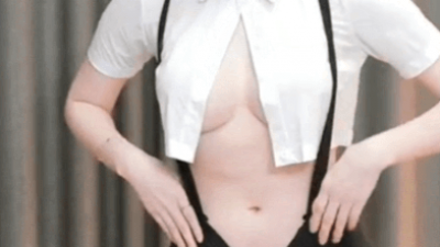아찔한 언더붑 밑슴 보이는 베이비 페이스의 여캠