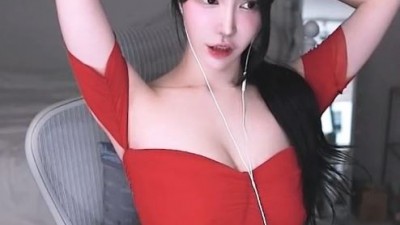 새빨간 원피스 입은 처자
