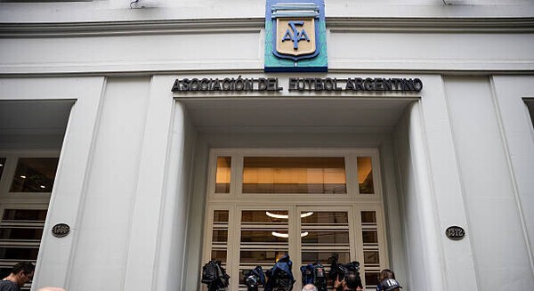 아르헨티나 초유의 사태…메시 '마지막 월드컵' 불발 위기, 비리 수사 "WC 퇴출 위기"